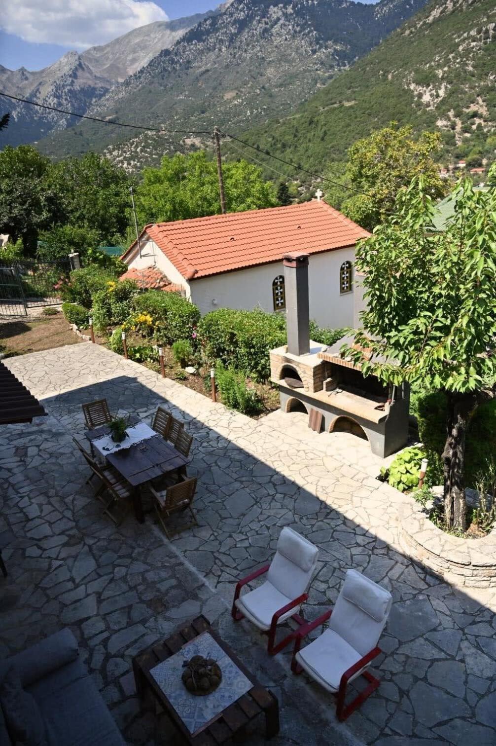 Kalavrita Winter Retreat - Homely Spacious Chalet Áno Vlasía Exterior foto